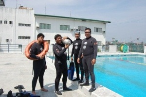 bing provides scuba training