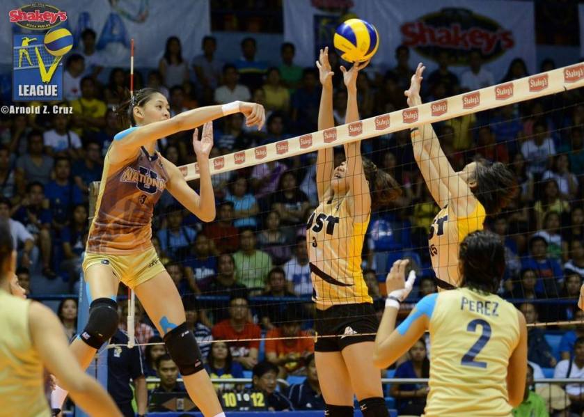 NU wakes up in time to win the war in the air. (Arnold Cruz)